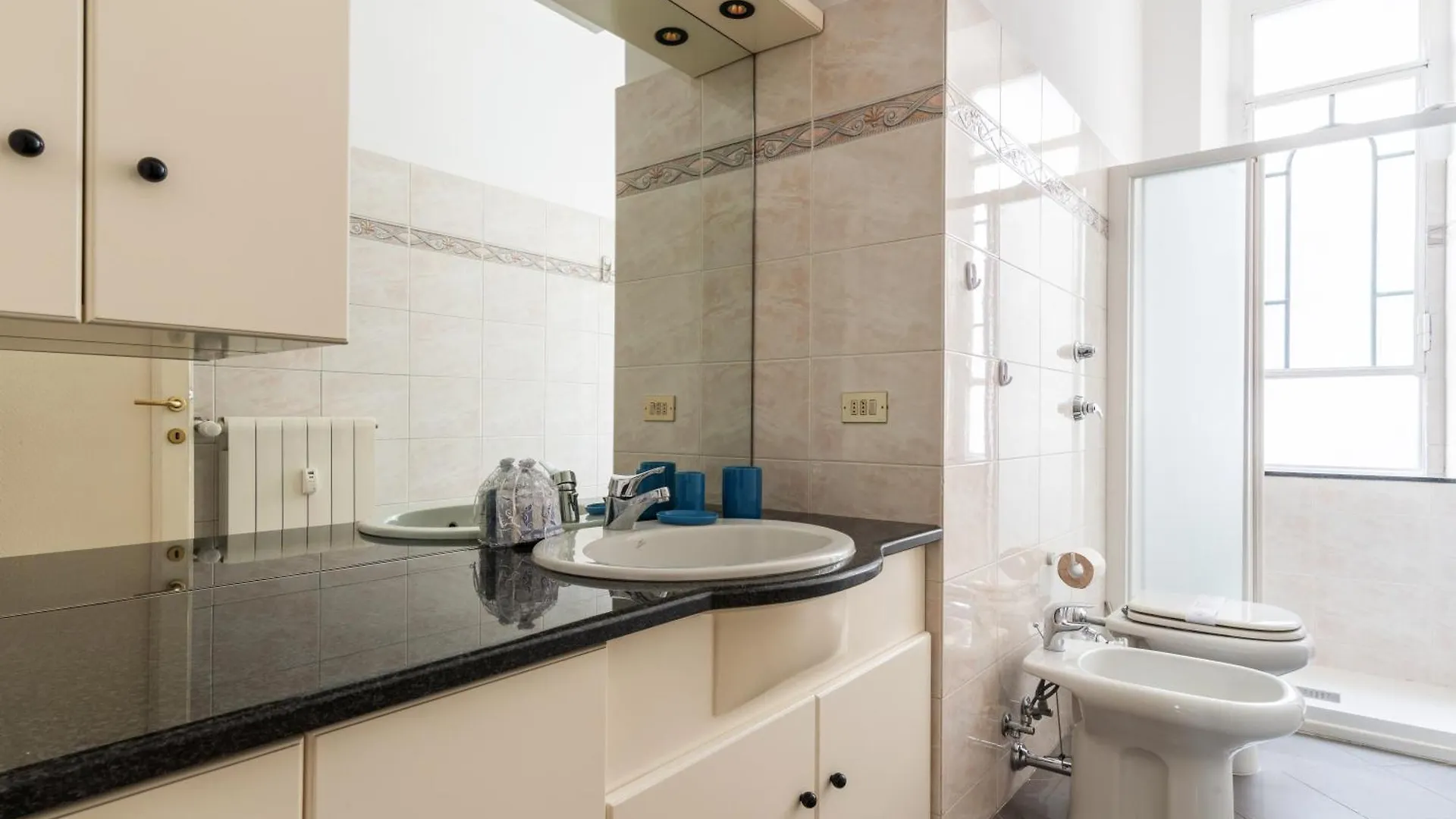 Bilocale Di Charme A Due Passi Da Pt Romana Mailand Apartment