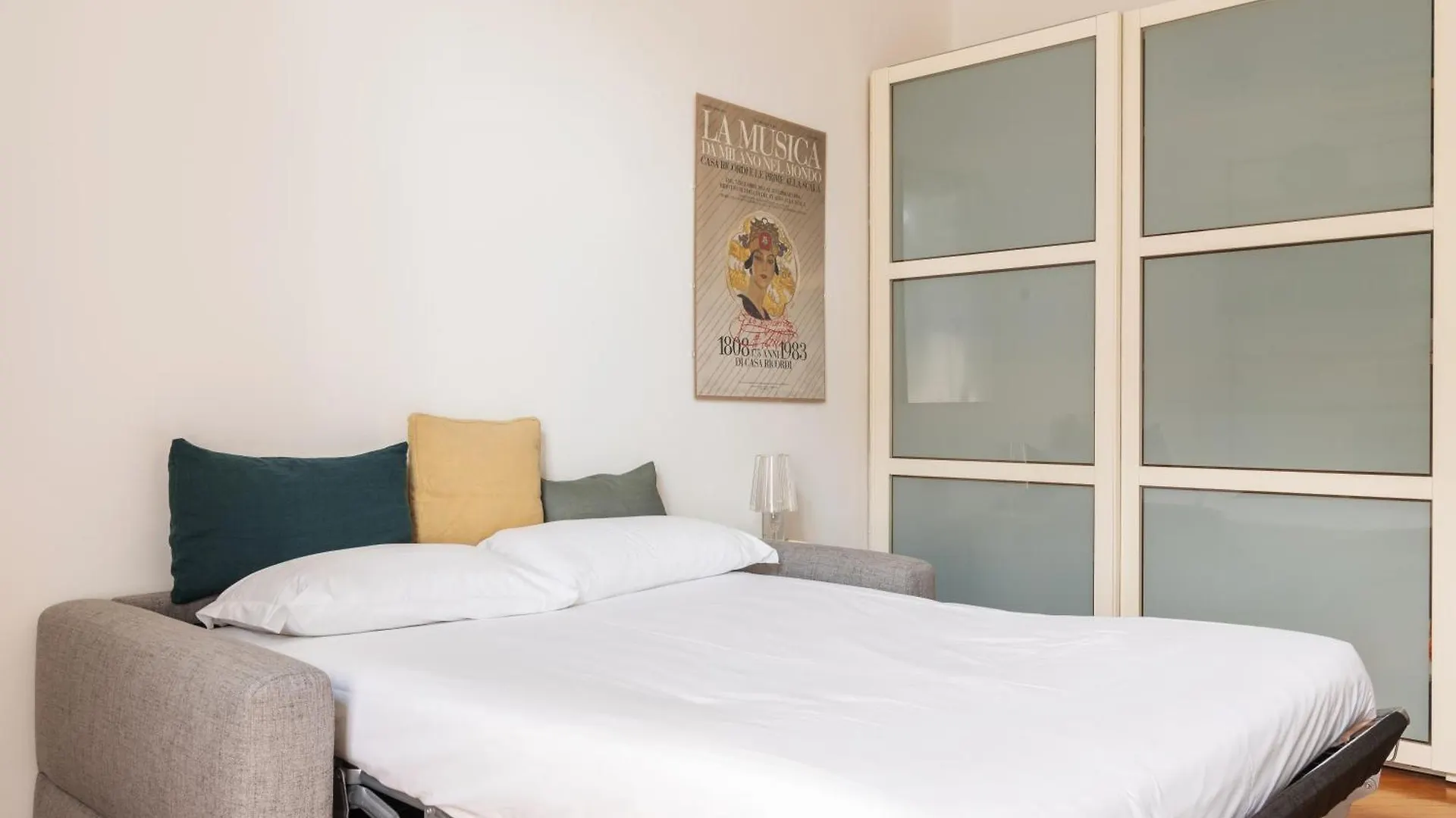 Apartment Bilocale Di Charme A Due Passi Da Pt Romana Mailand